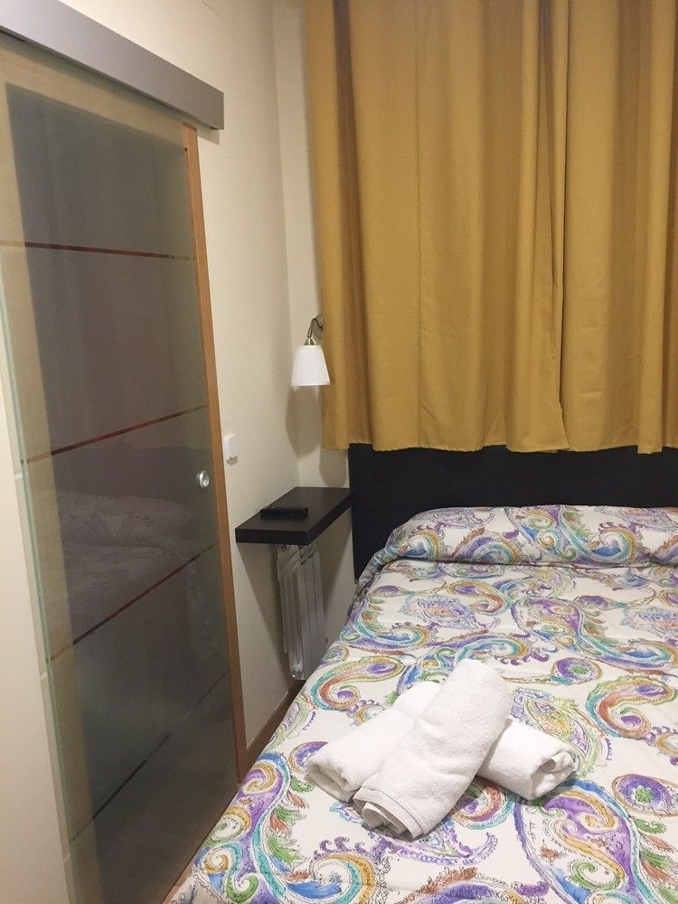 Hostal Jq Madrid 1 Buitenkant foto