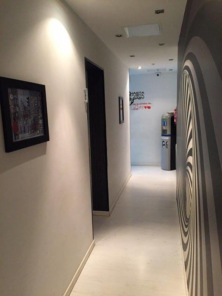 Hostal Jq Madrid 1 Buitenkant foto